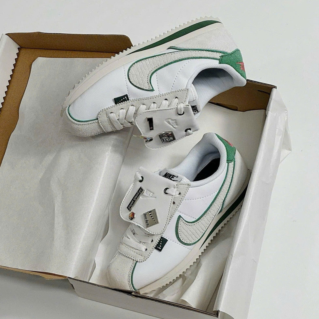 Cortez 'All Petals United White Green'